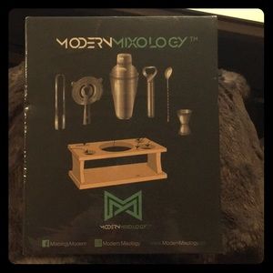 Modern Mixology Cocktail Shaker Set NWT